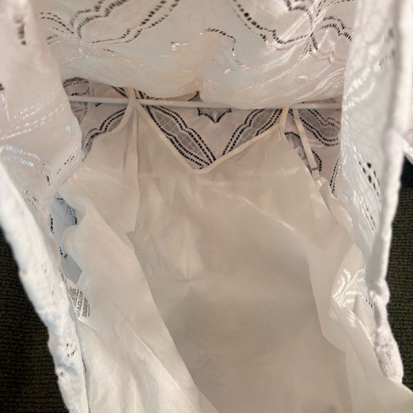 Petite Eyelet top - Picture 6 of 9